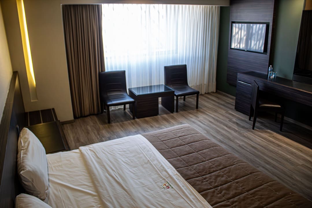 H_Suite_10_1080