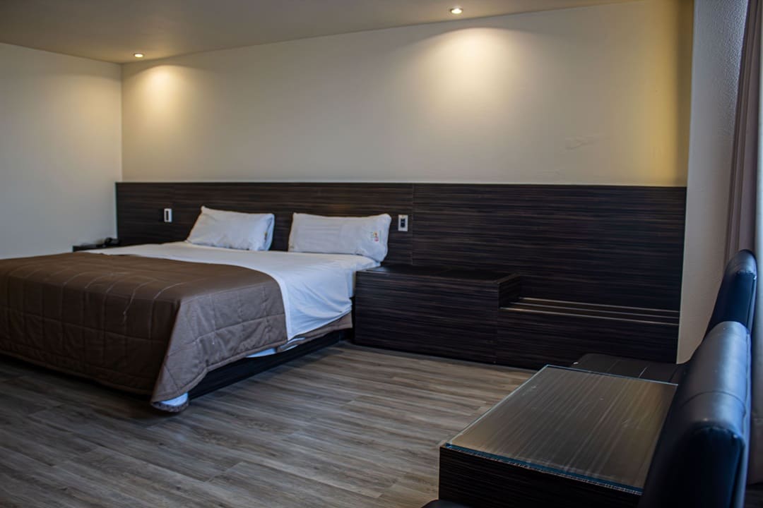 H_Suite_8_1080