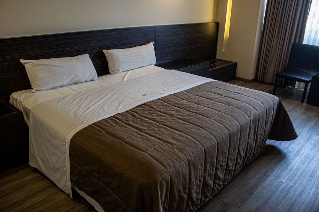 H_Suite_9_1080