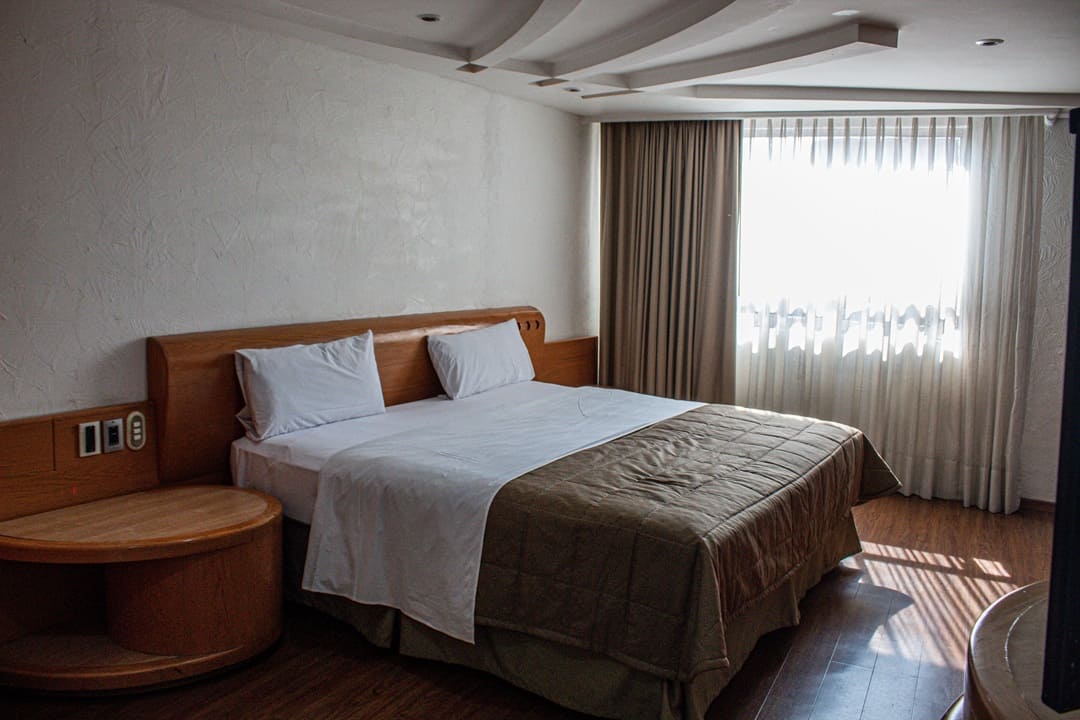 H_Suite_Jacuzzi_3_1080